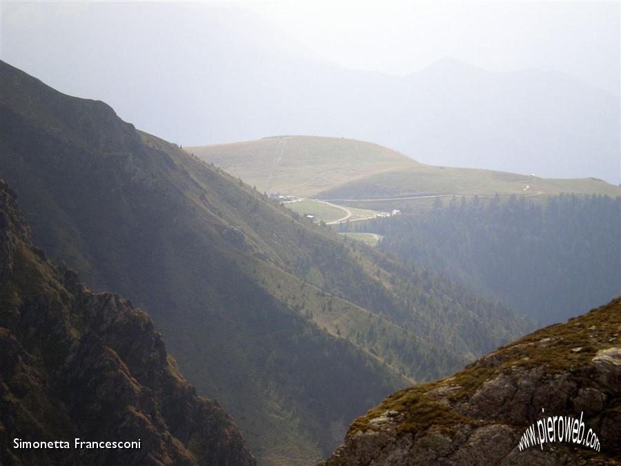 21 PIANI DELL'AVARO IN LONTANANZA.JPG